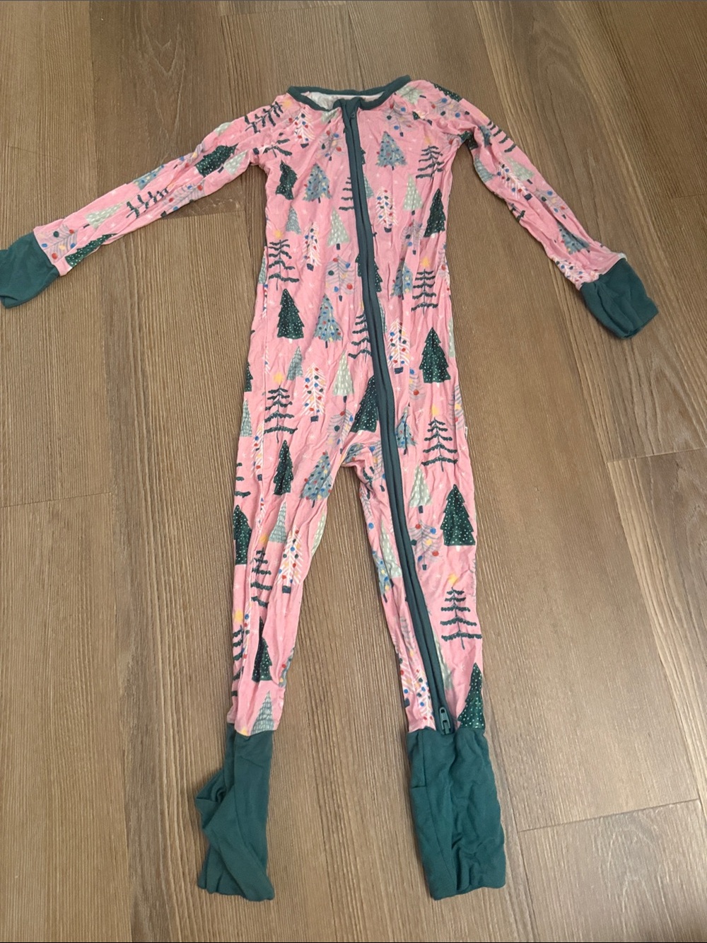 NWOT Little Sleepies Twinkling Trees Christmas Trees Bamboo Zippy Sleeper - 3T